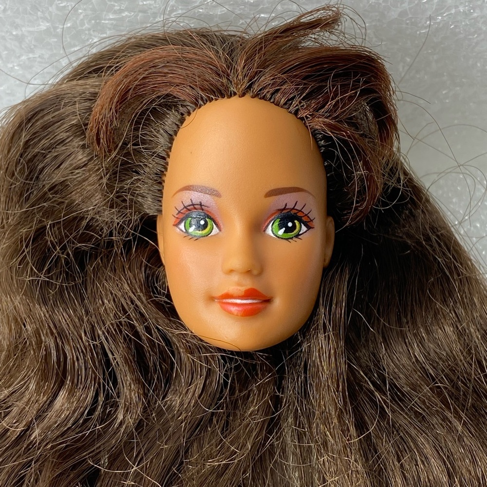 Vintage 1990s Barbie Doll Glitter Beach TERESA
Green Eyes- HEAD Replacement Only
